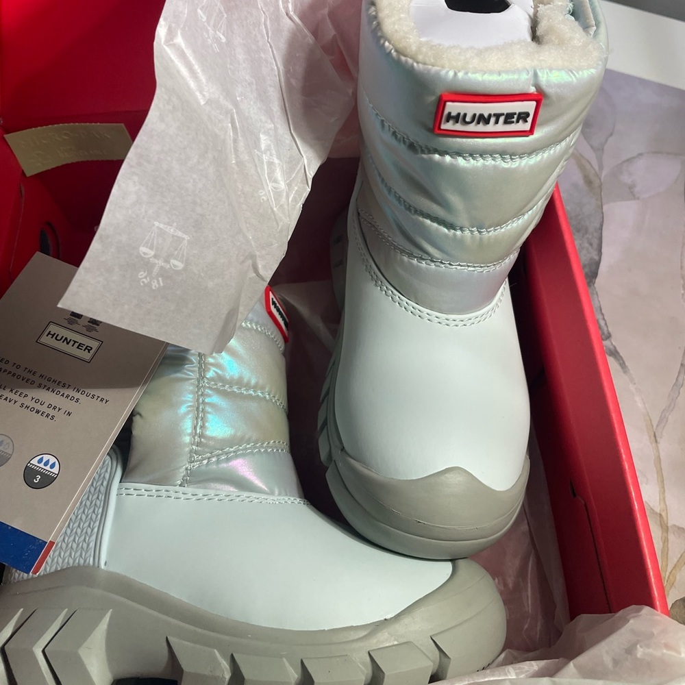 Boys 8 Girls 9 hunter boots light blue stunning water proof